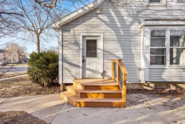 303 E MCKINLEY STREET, Appleton, WI 54915
