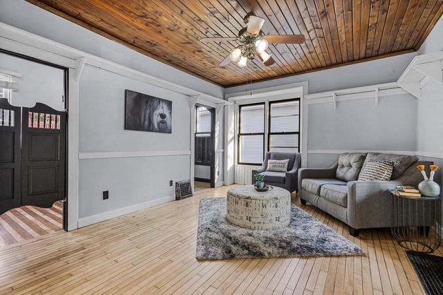 303 E MCKINLEY STREET, Appleton, WI 54915