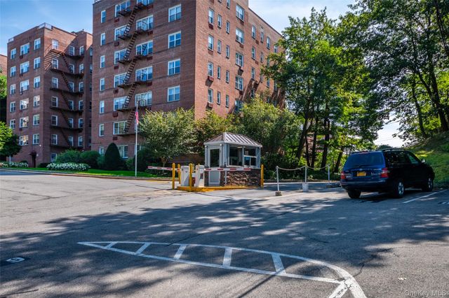 611 Palmer Road 4Y, Yonkers, NY 10701