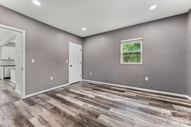 905 W 6th Avenue B None, Gastonia, NC 28052