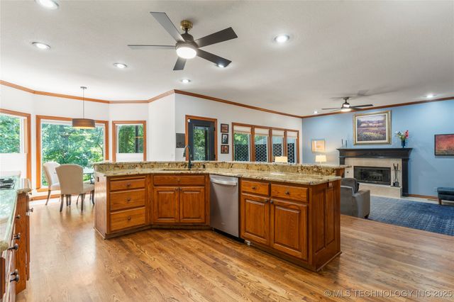 1220 N Renaissance Drive, Sand Springs, OK 74063