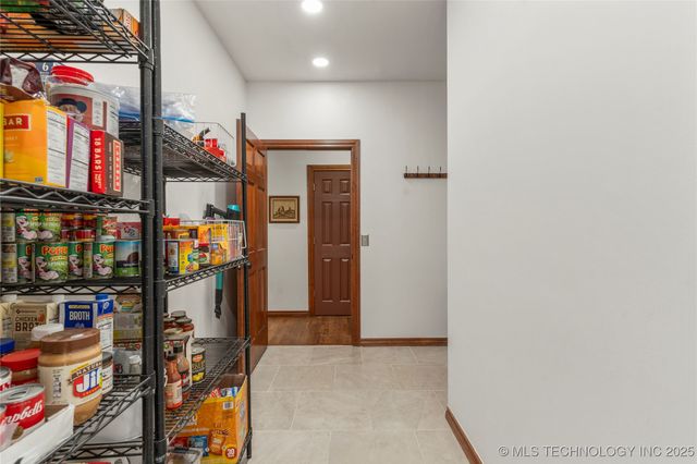 1220 N Renaissance Drive, Sand Springs, OK 74063