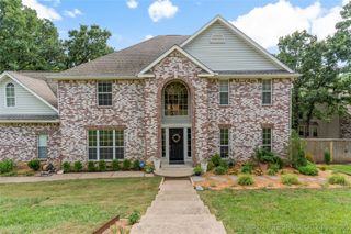1220 N Renaissance Drive, Sand Springs, OK 74063