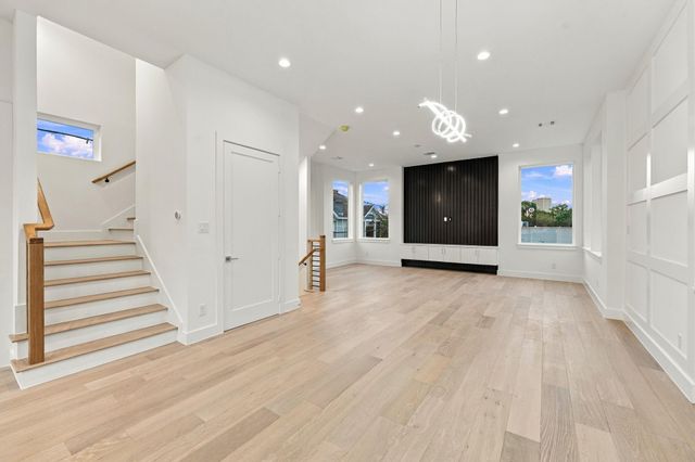 1110 Peden Street A or B, Houston, TX 77006