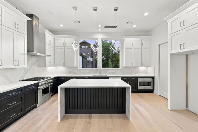 1110 Peden Street A or B, Houston, TX 77006