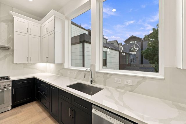 1110 Peden Street A or B, Houston, TX 77006