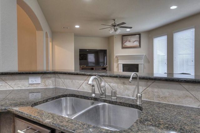 10059 Hyacinth Way, Conroe, TX 77385