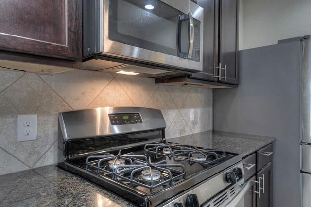 10059 Hyacinth Way, Conroe, TX 77385