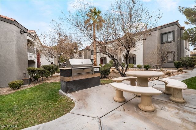 950 Seven Hills Drive 2813, Henderson, NV 89052