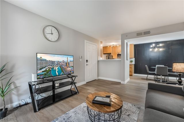 950 Seven Hills Drive 2813, Henderson, NV 89052