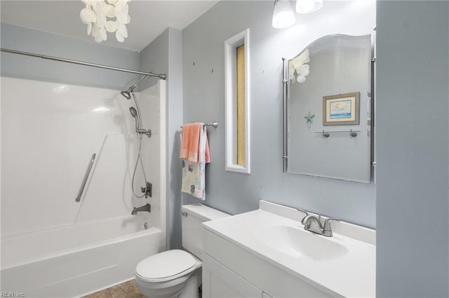 6931 Knoll Bay LN, Gloucester, VA 23061