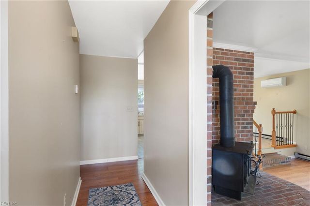 6931 Knoll Bay LN, Gloucester, VA 23061