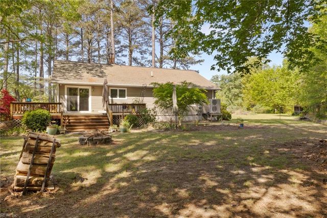 6931 Knoll Bay LN, Gloucester, VA 23061
