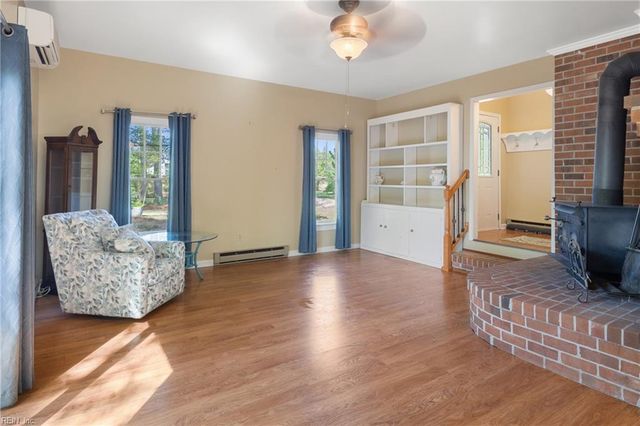 6931 Knoll Bay LN, Gloucester, VA 23061