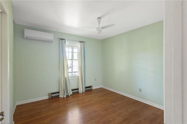 6931 Knoll Bay LN, Gloucester, VA 23061