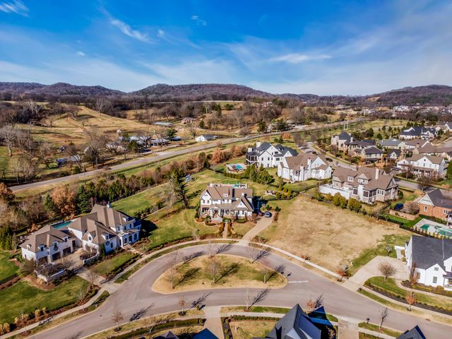 7211 Shagbark Ln, College Grove, TN 37046