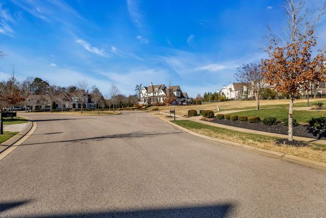 7211 Shagbark Ln, College Grove, TN 37046