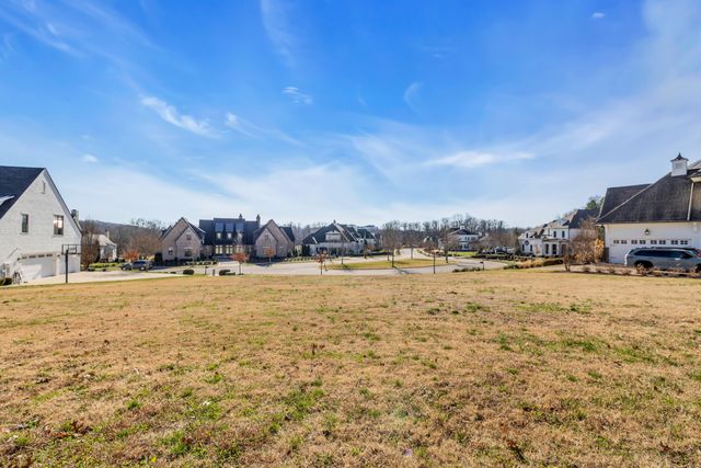 7211 Shagbark Ln, College Grove, TN 37046