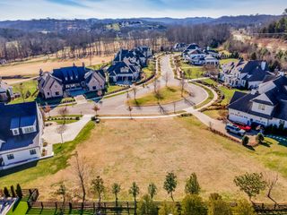 7211 Shagbark Ln, College Grove, TN 37046