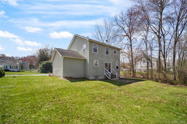 42 Autumn Drive, Poughkeepsie, NY 12603