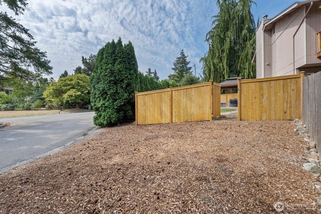 12906 87th Ave NE, Kirkland, WA 98034