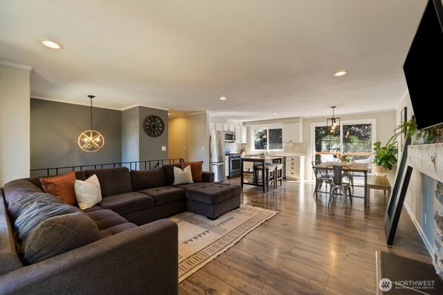 12906 87th Ave NE, Kirkland, WA 98034