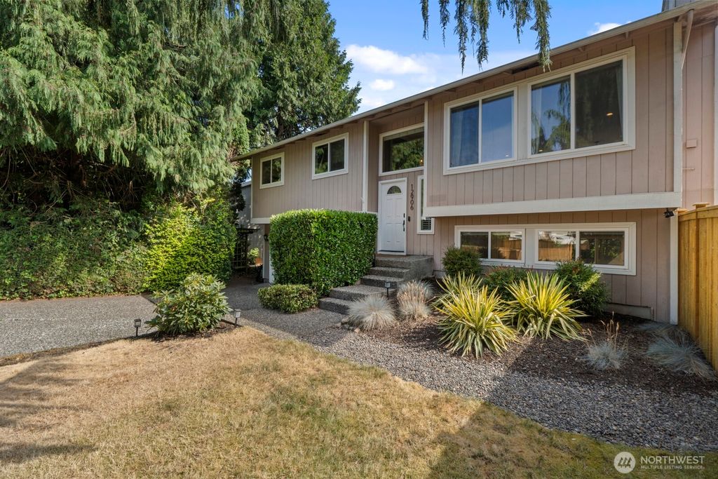 12906 87th Ave NE, Kirkland, WA 98034