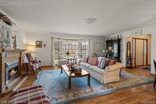 1941 Four Oaks, Commerce Charter Township, MI 48382