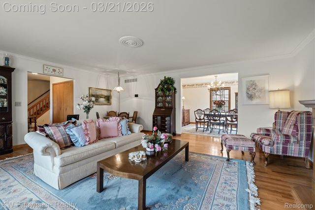 1941 Four Oaks, Commerce Charter Township, MI 48382