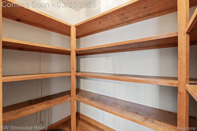 1941 Four Oaks, Commerce Charter Township, MI 48382