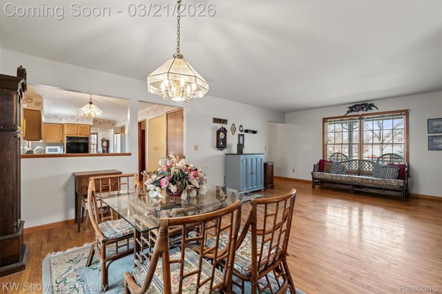 1941 Four Oaks, Commerce Charter Township, MI 48382