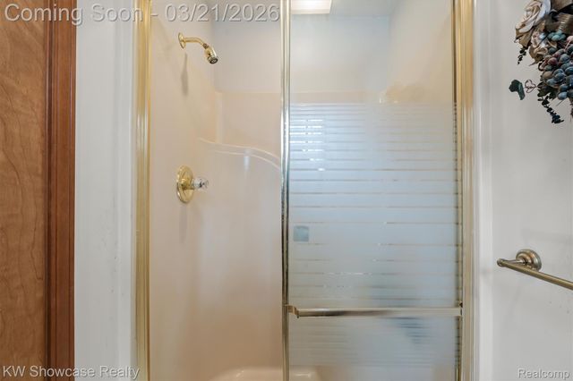 1941 Four Oaks, Commerce Charter Township, MI 48382