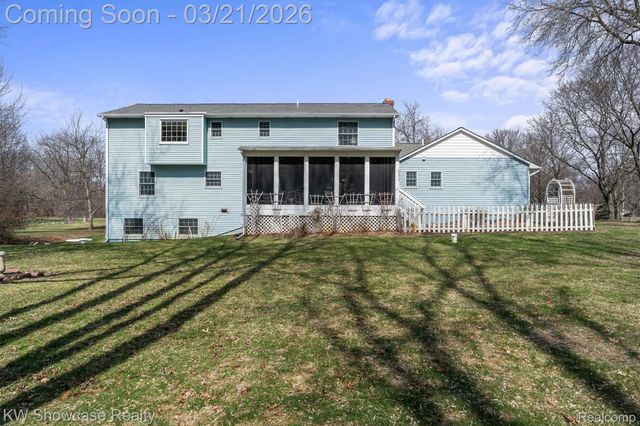 1941 Four Oaks, Commerce Charter Township, MI 48382