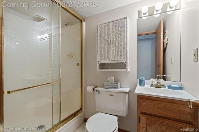 1941 Four Oaks, Commerce Charter Township, MI 48382