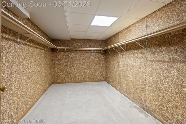 1941 Four Oaks, Commerce Charter Township, MI 48382