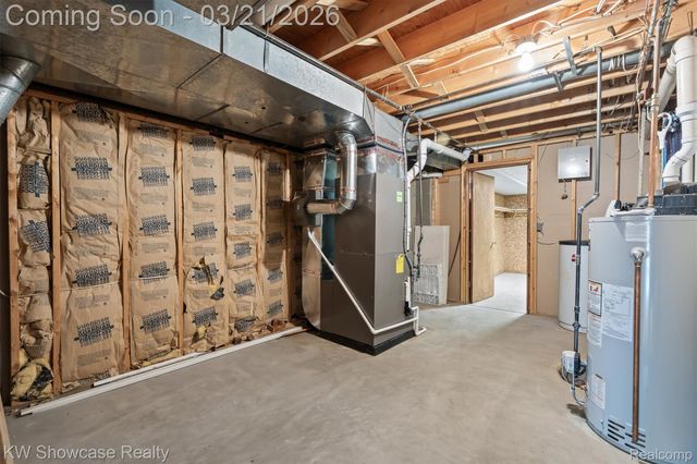 1941 Four Oaks, Commerce Charter Township, MI 48382