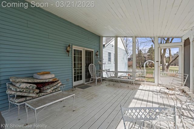 1941 Four Oaks, Commerce Charter Township, MI 48382