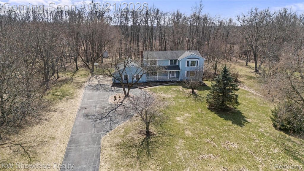 1941 Four Oaks, Commerce Charter Township, MI 48382