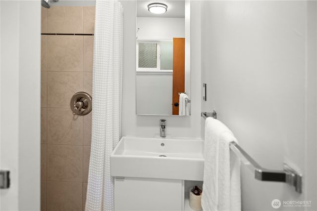 263 N 171st Street, Shoreline, WA 98133