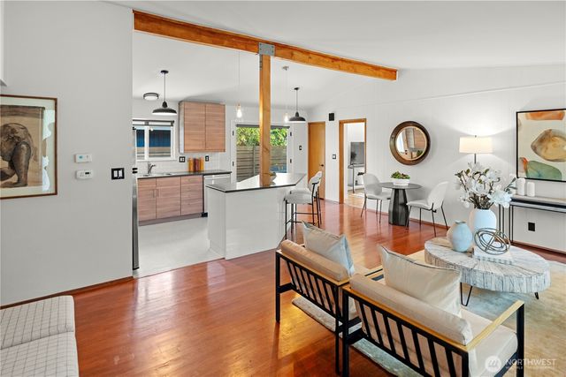 263 N 171st Street, Shoreline, WA 98133