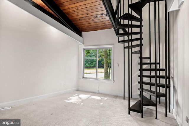 536 HEARTWOOD DR, Cherry Hill, NJ 08003