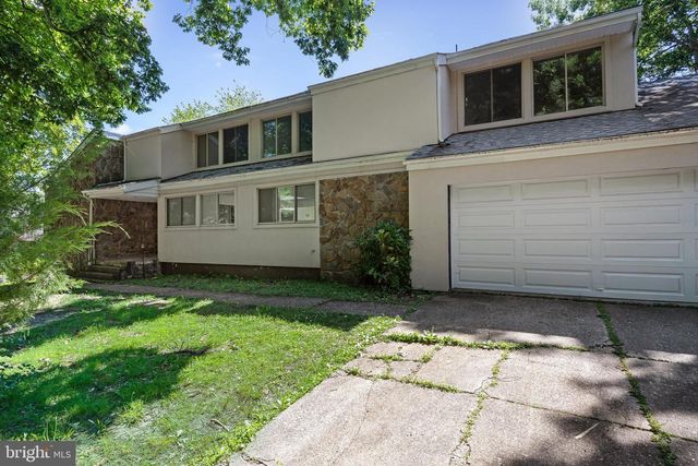 536 HEARTWOOD DR, Cherry Hill, NJ 08003