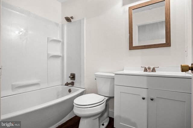 536 HEARTWOOD DR, Cherry Hill, NJ 08003