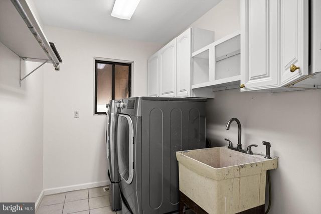 536 HEARTWOOD DR, Cherry Hill, NJ 08003
