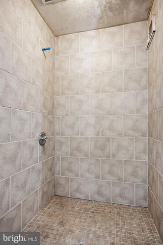 536 HEARTWOOD DR, Cherry Hill, NJ 08003