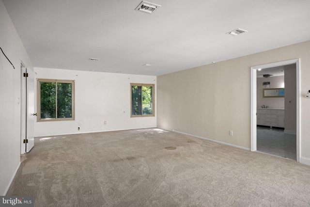 536 HEARTWOOD DR, Cherry Hill, NJ 08003
