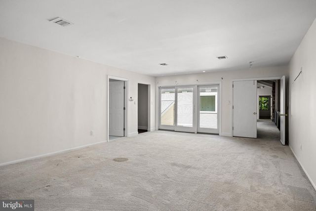 536 HEARTWOOD DR, Cherry Hill, NJ 08003