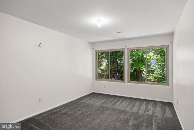 536 HEARTWOOD DR, Cherry Hill, NJ 08003