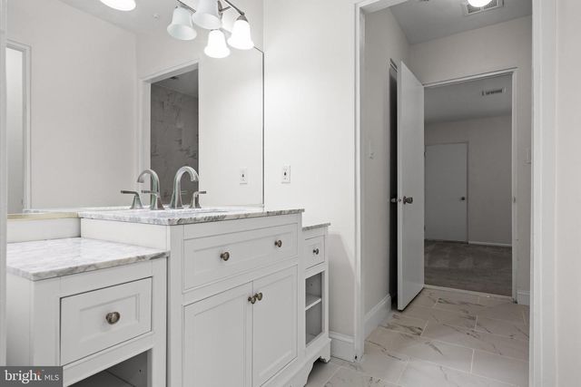 536 HEARTWOOD DR, Cherry Hill, NJ 08003