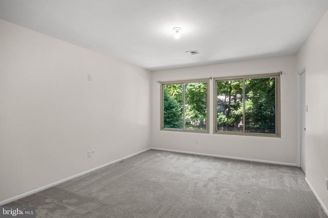 536 HEARTWOOD DR, Cherry Hill, NJ 08003